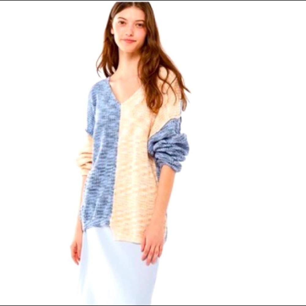 Urban Outfitters Women V neck Colorblock Sweater - Picture 6 of 6